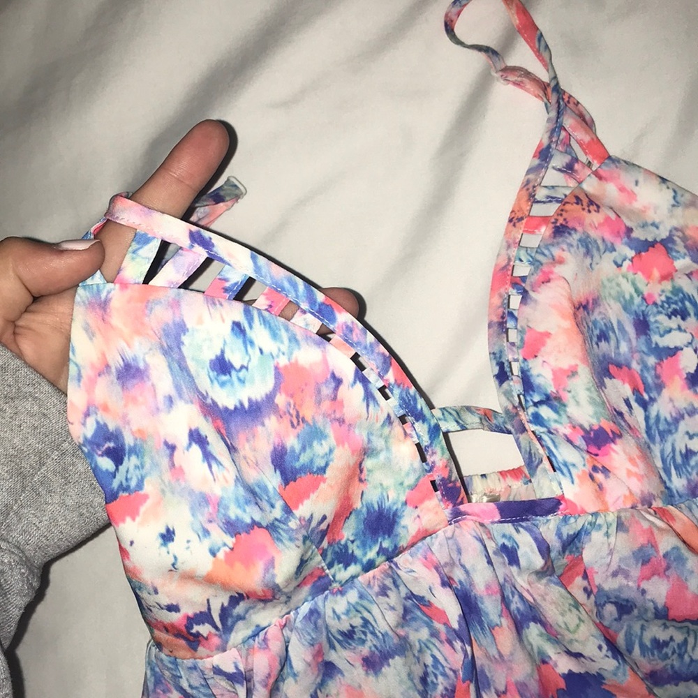 patterned top - Picture 2 of 3